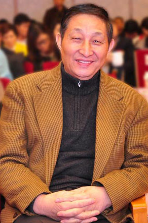 曹靜樓 原故宮博物院文保科技部主任、全聯藝術紅木家具專委會專家顧問