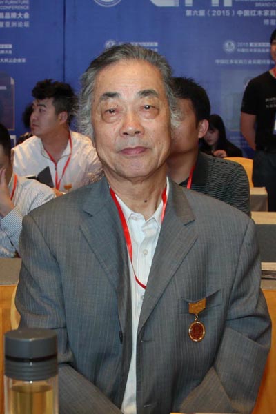 濮安國 中國紅木文化研究院院長、全聯藝術紅木家具專委會專家顧問、著名明式家具學者