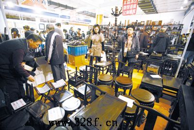 選購紅木家具最有效方法:注意產(chǎn)品明示標(biāo)志與產(chǎn)品實際用材
