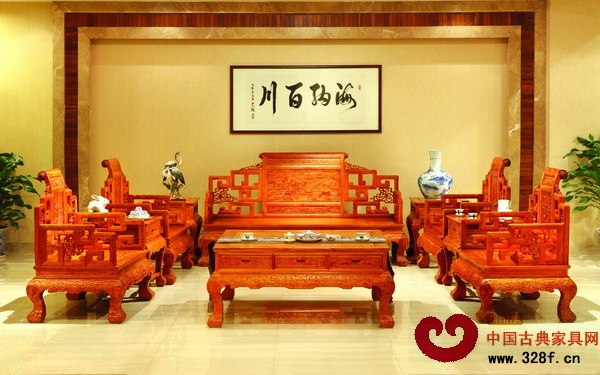 太隆滿堂紅：專注巴花，演繹時代家具品牌