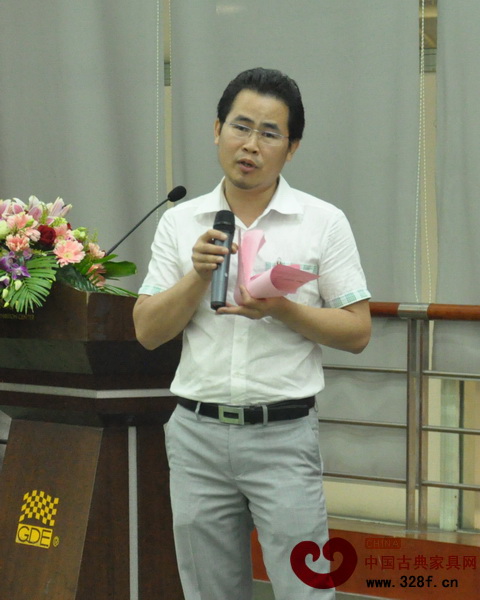 《傢·財富》雜志主編劉杰主持第二輪對話