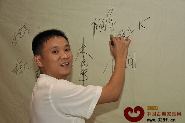 深圳市萬盛宇家具有限公司總經理陸正大