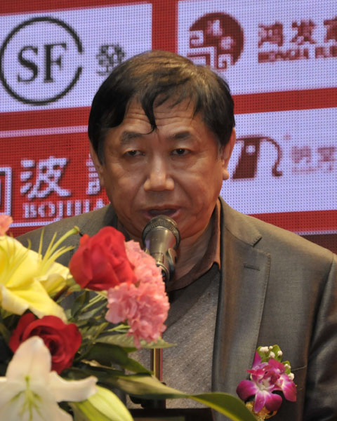 全國工商聯民間文物藝術品商會會長、中國傳統家具研究會會長宋建文