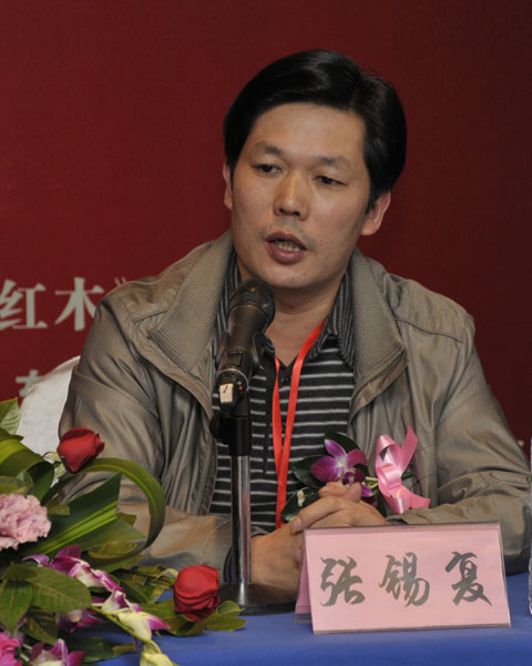 中山東成紅木董事長張錫復