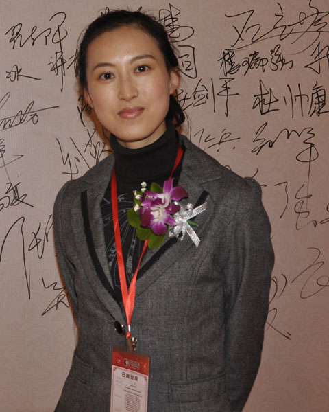 浙江東陽卓木王紅木銷售經理龔燕艷