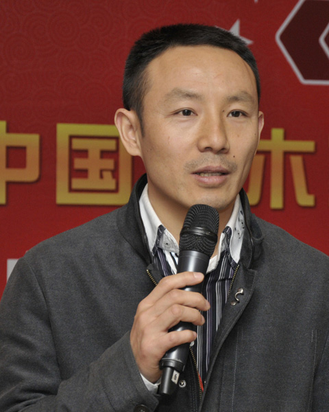 揚(yáng)州深發(fā)紅木銷售中心總經(jīng)理董元生