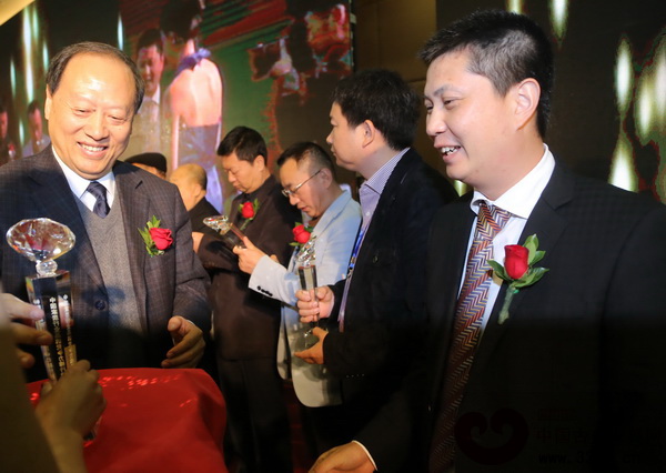 紅古軒被聘為“中國輕工業品牌實驗室特邀評委”