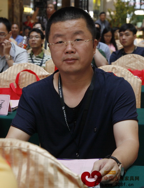 鈺品紅紅木董事長吳國平