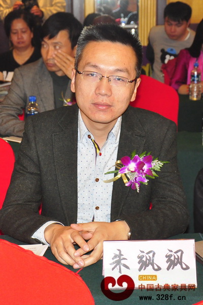 深圳市萬(wàn)盛宇家具有限公司總經(jīng)理朱颯颯