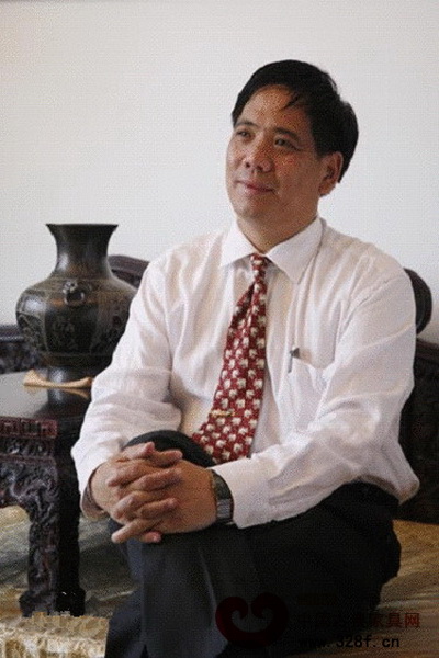 北京勁飛紅木家具廠董事長吳新建