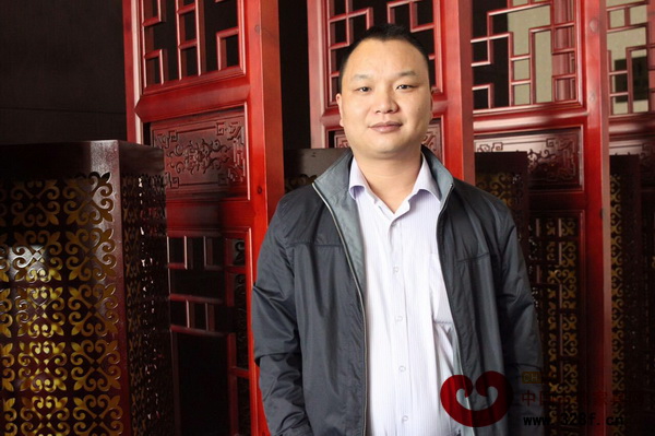 東陽(yáng)橫店名貴木材中心總經(jīng)理陳宇清