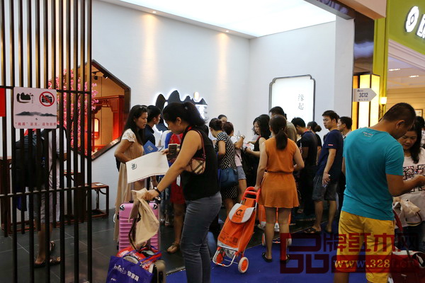 名家具展第一天，國壽紅木新明式家具世外桃源引爆東莞