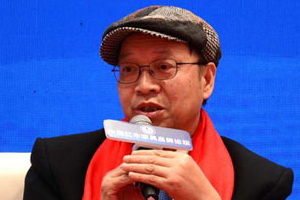 教育部教學改革示范專業“家具設計與制造”專業帶頭人彭亮：紅木家具要轉向“賣設計賣藝術講故事”