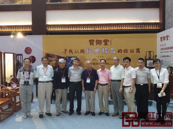 寶御堂紅木亮劍行業(yè)盛會(huì)，展藝術(shù)品牌“經(jīng)典”風(fēng)范