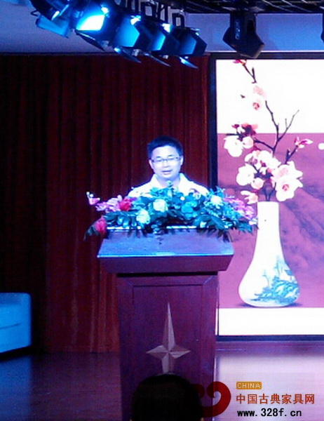 森木紅木董事長蔣華僑作為參賽企業代表講話 森木紅木董事長蔣華僑作為參賽企業代表講話