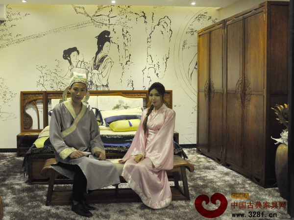 “西廂房”系列家具主題以中國家喻戶曉的愛情故事《西廂記》為藝術藍本 “西廂房”系列家具主題以中國家喻戶曉的愛情故事《西廂記》為藝術藍本