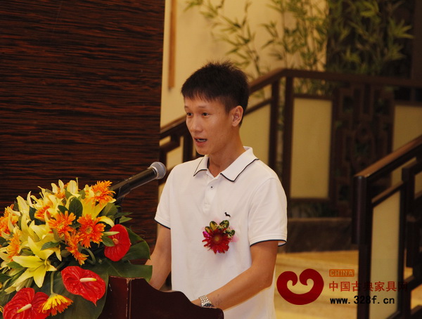 區氏臻品總經理區錦澤發表歡迎致辭 區氏臻品總經理區錦澤發表歡迎致辭
