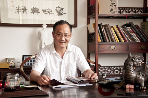 魯班木藝董事長(zhǎng)李?lèi)?ài)金 魯班木藝董事長(zhǎng)李?lèi)?ài)金