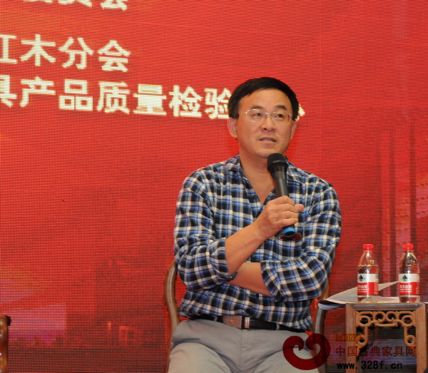 陶偉根(上海木材工業(yè)研究所所長、高級工程師) 陶偉根(上海木材工業(yè)研究所所長、高級工程師)
