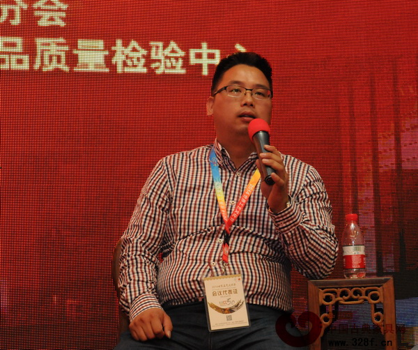 王向東(浙江省東陽市黃派木雕研究所所長) 王向東(浙江省東陽市黃派木雕研究所所長)