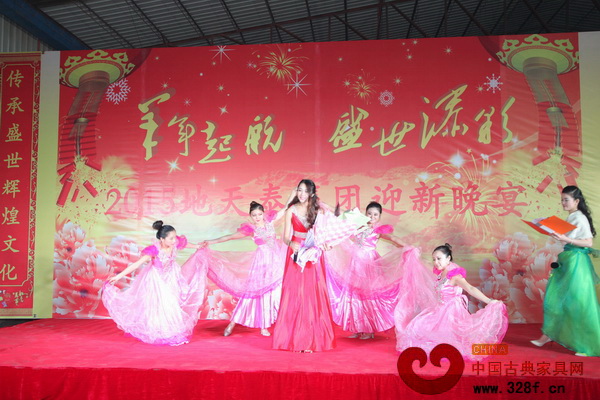 現場精彩的歌舞表演 現場精彩的歌舞表演