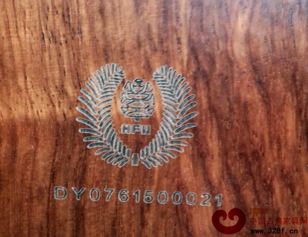 萬家宜的每套家具都有南京林業(yè)大學的材質(zhì)認定標志