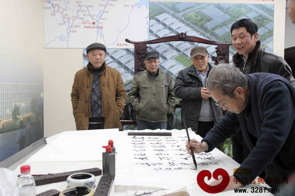 老藝術(shù)家們在筆會(huì)上大顯身手