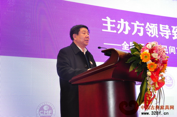 全國工商聯民間文物藝術品商會名譽會長、原國家文物局副局長張柏代表論壇主辦方致辭 全國工商聯民間文物藝術品商會名譽會長、原國家文物局副局長張柏代表論壇主辦方致辭