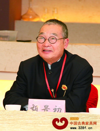 中國高等家具設計專業創始人、中南林業科技大學博士生導師胡景初