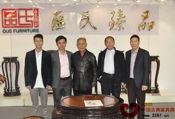 區勝春攜精品參加中國傳統工藝大師邀請展,并受到北京故宮專家認可 區勝春攜精品參加中國傳統工藝大師邀請展,并受到北京故宮專家認可