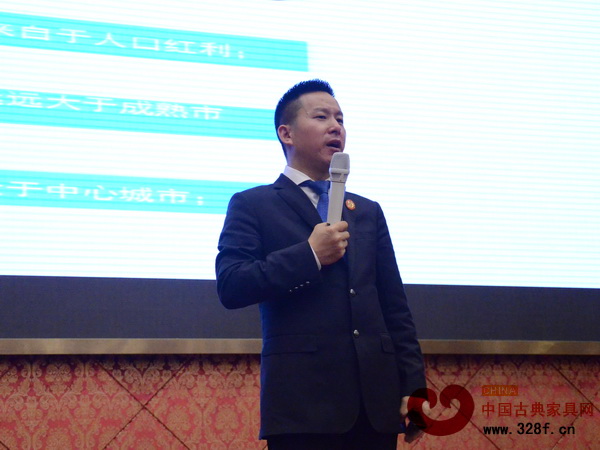傳世嘉業國際營銷策劃機構總裁王斌分享了《2015年中國家具渠道破局晉局贏局之道》 傳世嘉業國際營銷策劃機構總裁王斌分享了《2015年中國家具渠道破局晉局贏局之道》