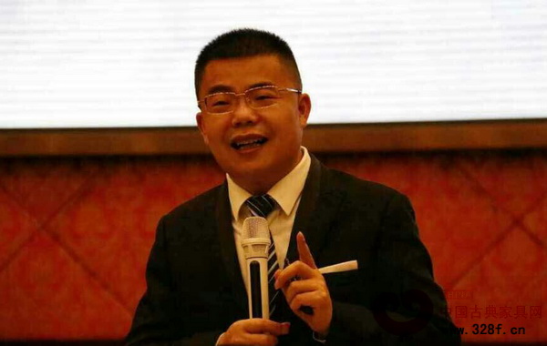 傳世嘉業國際營銷策劃機構培訓事業部總經理康煒講解了《經銷商贏局落地策略》 傳世嘉業國際營銷策劃機構培訓事業部總經理康煒講解了《經銷商贏局落地策略》