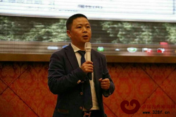 萊韻達董事長鄒浩分析了《單店業績裂變系統》 萊韻達董事長鄒浩分析了《單店業績裂變系統》