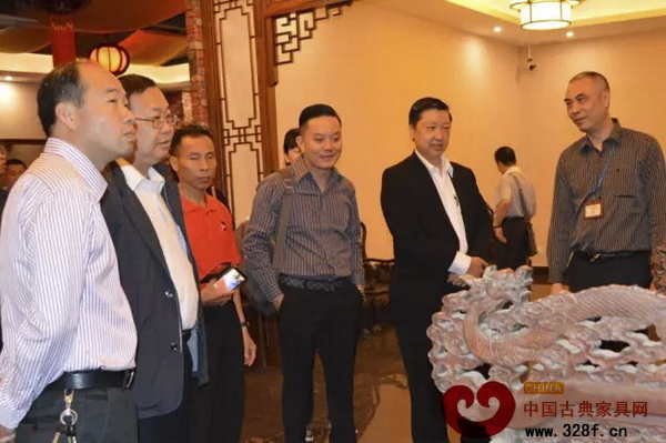 印尼廣肇總會訪問團參觀新會古典家具城 印尼廣肇總會訪問團參觀新會古典家具城