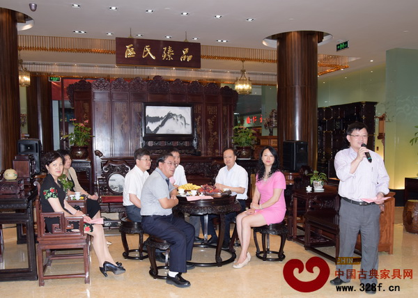 由政協(xié)深圳市福田區(qū)委員會組織的政協(xié)委員沙龍在區(qū)氏臻品深圳分店舉行 由政協(xié)深圳市福田區(qū)委員會組織的政協(xié)委員沙龍在區(qū)氏臻品深圳分店舉行