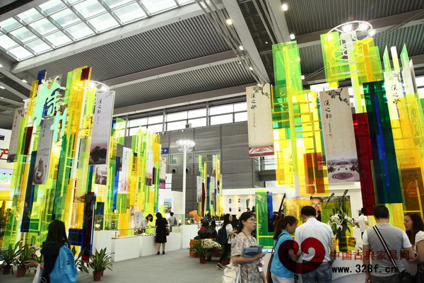 徐州館以“漢之韻”為展覽主題,吸引了眾多觀展者 徐州館以“漢之韻”為展覽主題,吸引了眾多觀展者