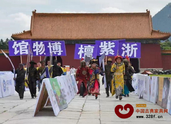 橫馬比賽開幕現(xiàn)場,旭東紅木·浙江紫檀博物館的古裝表演 橫馬比賽開幕現(xiàn)場,旭東紅木·浙江紫檀博物館的古裝表演