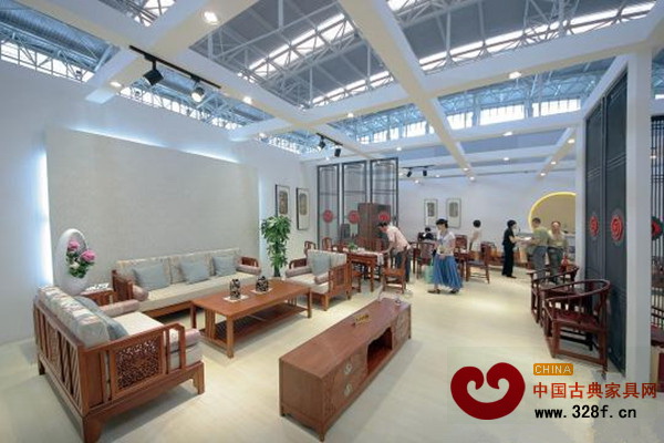 天津國際家具展,專設(shè)了紅木展區(qū) 天津國際家具展,專設(shè)了紅木展區(qū)