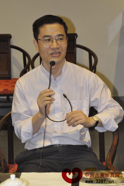 廣東省家具協會會長王克在座談會作重要講話 廣東省家具協會會長王克在座談會作重要講話