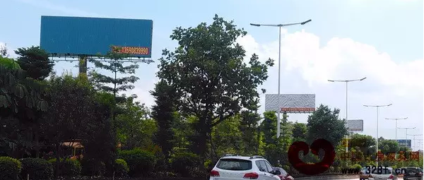 中山紅木家具產區道路兩旁的紅木家具企業戶外廣告牌悄然下架 中山紅木家具產區道路兩旁的紅木家具企業戶外廣告牌悄然下架
