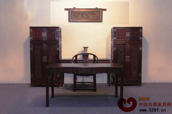 魯班木藝展廳內擺放的紅木精品 魯班木藝展廳內擺放的紅木精品
