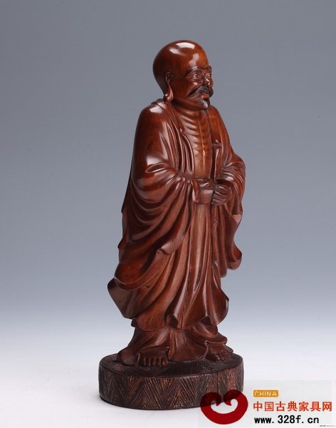 龍眼木雕雕刻的人物形象活靈活現 龍眼木雕雕刻的人物形象活靈活現