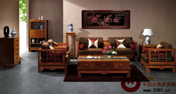 典雅簡(jiǎn)潔的改良古典家具與現(xiàn)代家居陳設(shè)并不矛盾 典雅簡(jiǎn)潔的改良古典家具與現(xiàn)代家居陳設(shè)并不矛盾