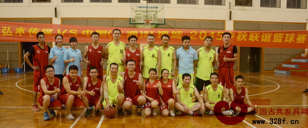 比賽結束后雙方球員合照 比賽結束后雙方球員合照