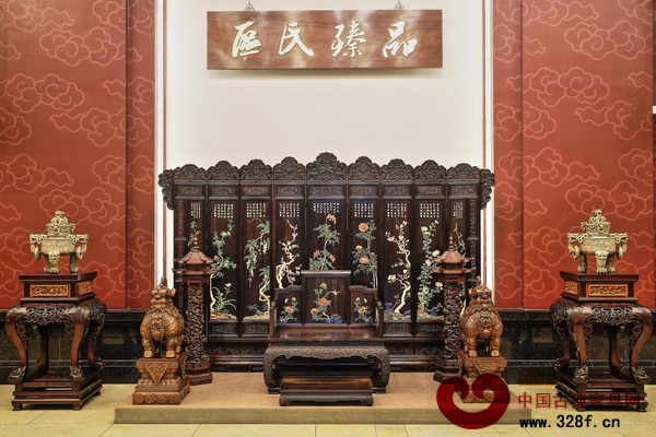 區氏臻品所制作的宮廷家具威嚴大氣 區氏臻品所制作的宮廷家具威嚴大氣