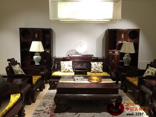 戴為紅木北京藝術館內呈列的絲翎檀雕精品 戴為紅木北京藝術館內呈列的絲翎檀雕精品