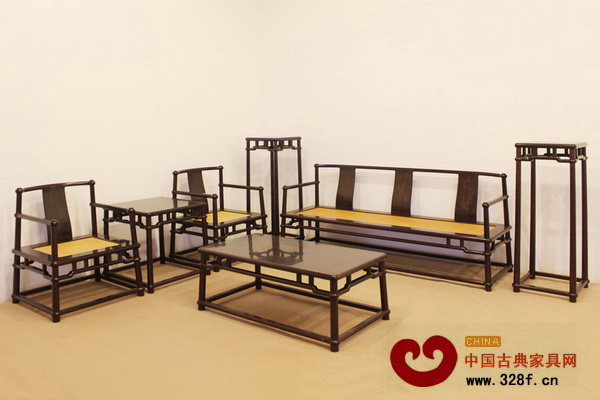 “中國傳統手工藝制作創意獎”——卓木王紅木董事長杜承三創作的《天圓地方沙發》 “中國傳統手工藝制作創意獎”——卓木王紅木董事長杜承三創作的《天圓地方沙發》