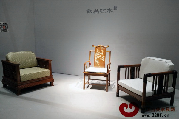 上海家具展于9月9日舉辦，戴為紅木展廳采用簡潔的中式風(fēng)格凸顯紅木家具的魅力