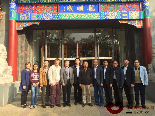 大涌鎮黨委書記黃紅全攜考察團“走出去”推廣紅博項目 大涌鎮黨委書記黃紅全攜考察團“走出去”推廣紅博項目