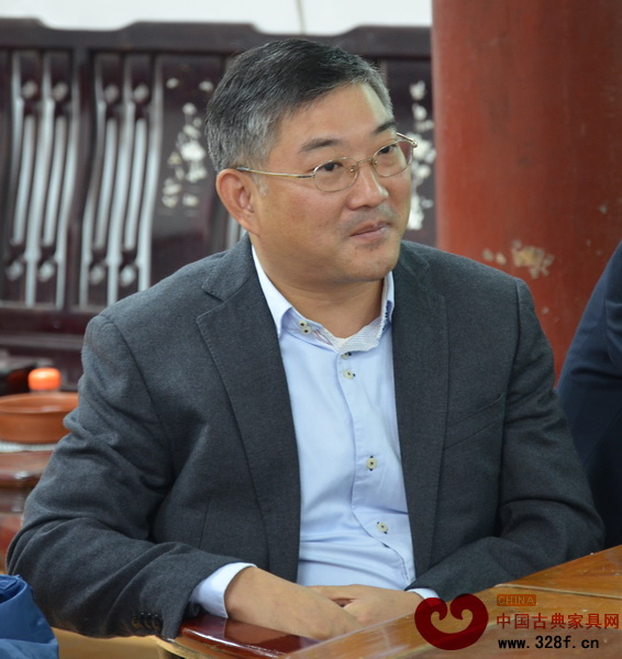志成紅木總經理湯朝陽在成立儀式上坦言了企業此舉的初衷 志成紅木總經理湯朝陽在成立儀式上坦言了企業此舉的初衷